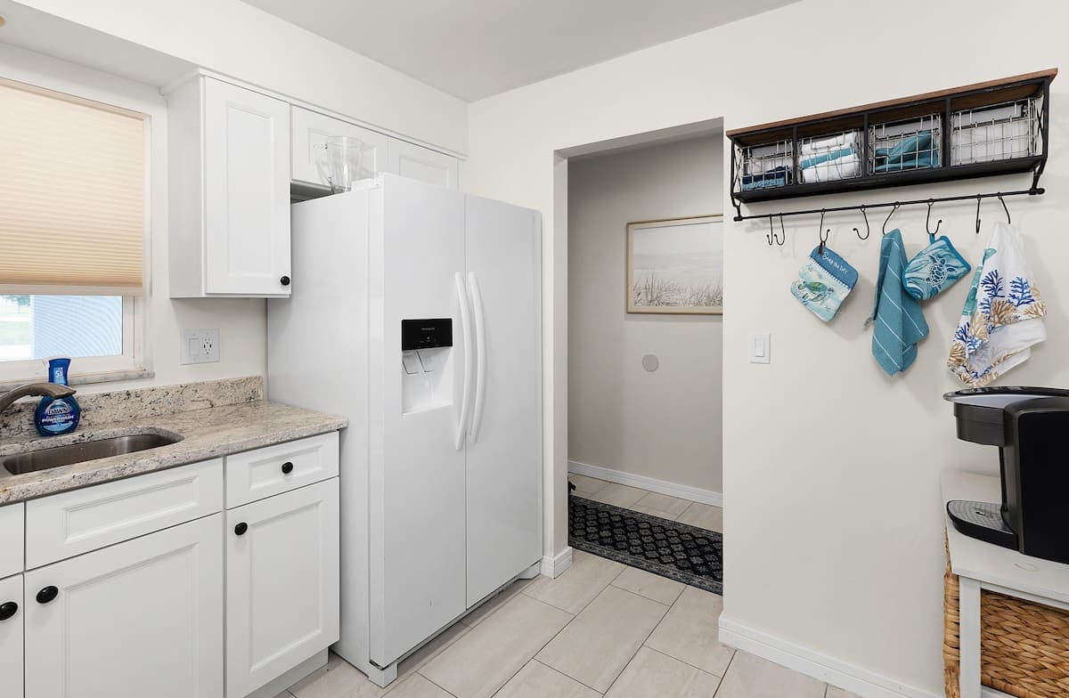 Full kitchen, Cape Coral Unit 1