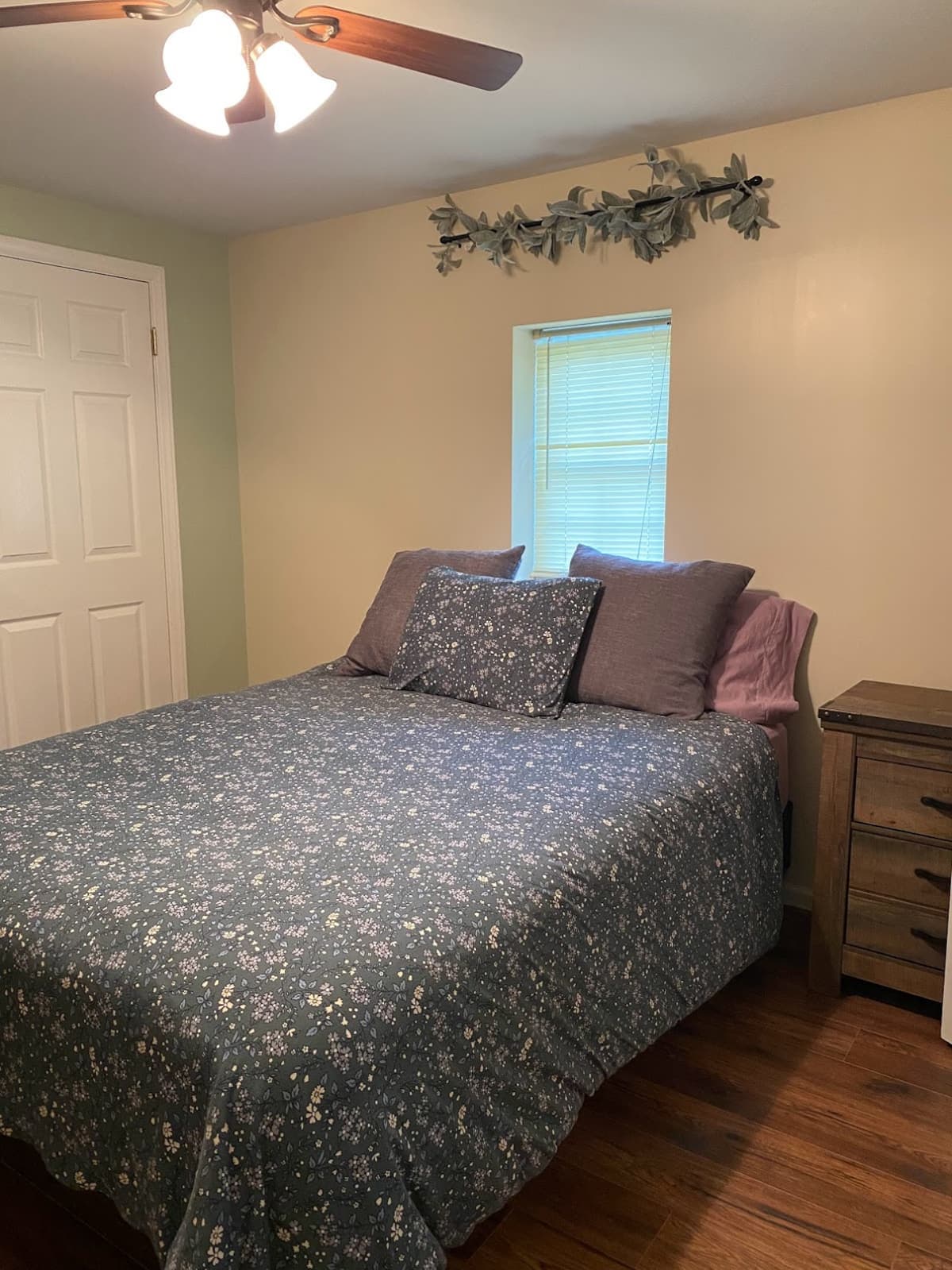 Bedroom 2, Jonesborough