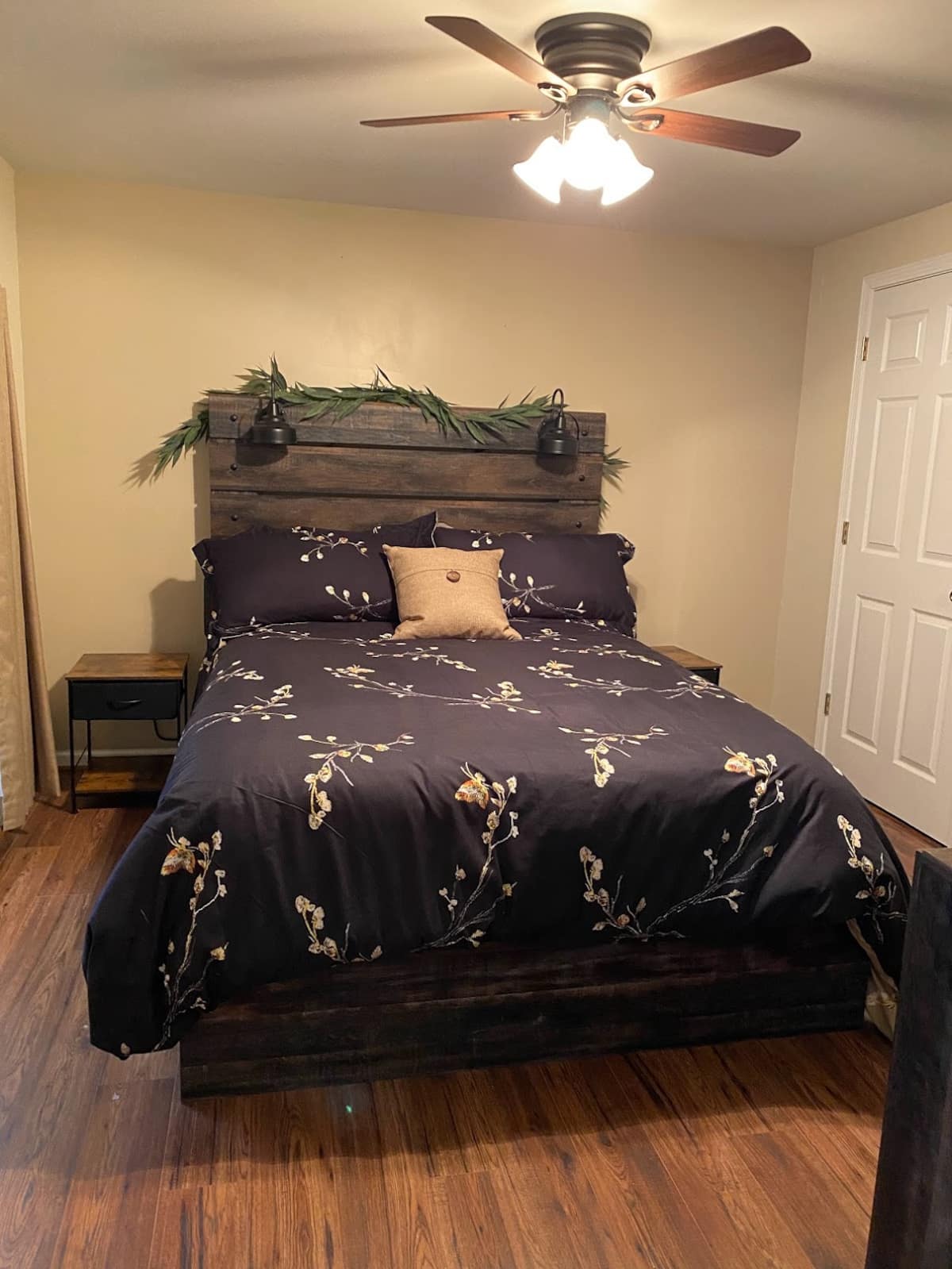 Bedroom 1, Jonesborough