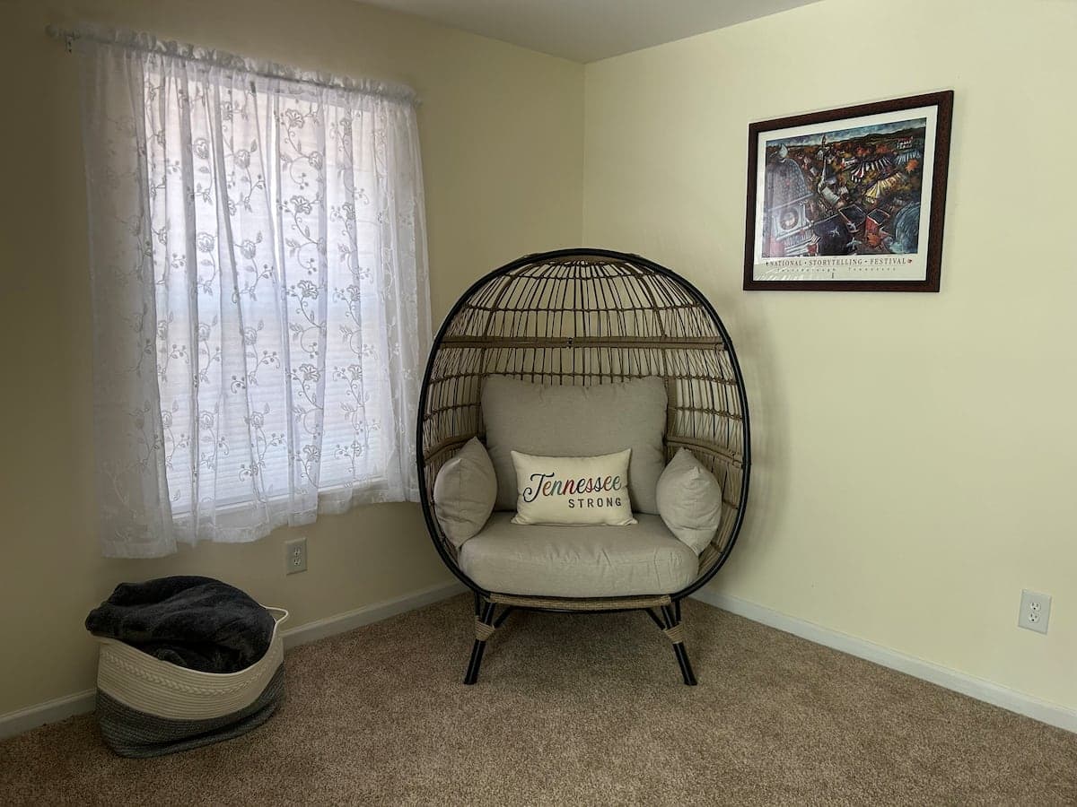 Living room, Jonesborough II