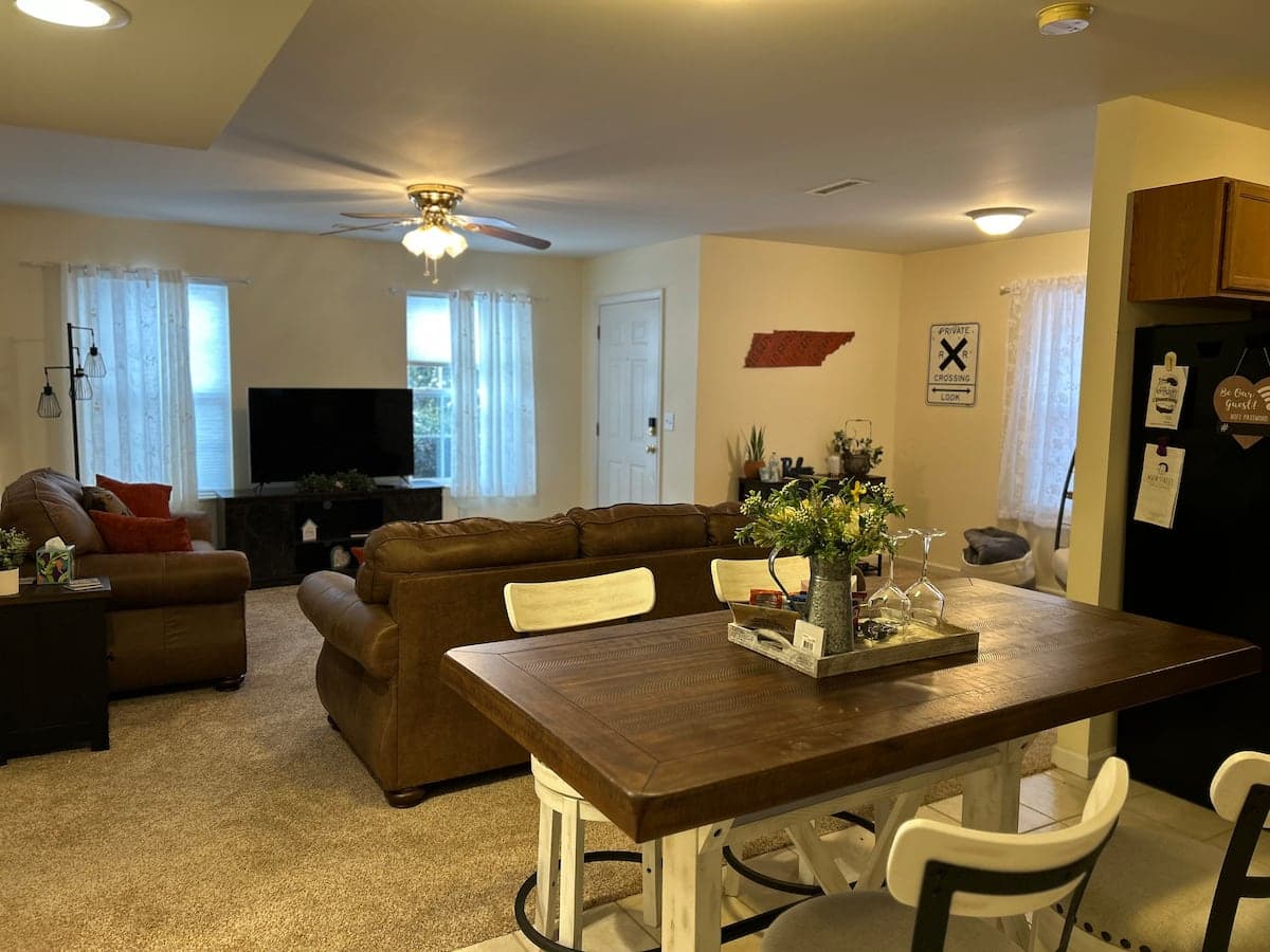 Dining area, Jonesborough II