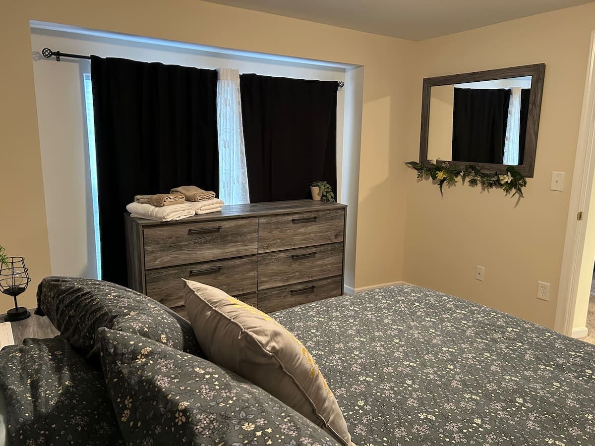 Bedroom 2, Jonesborough II