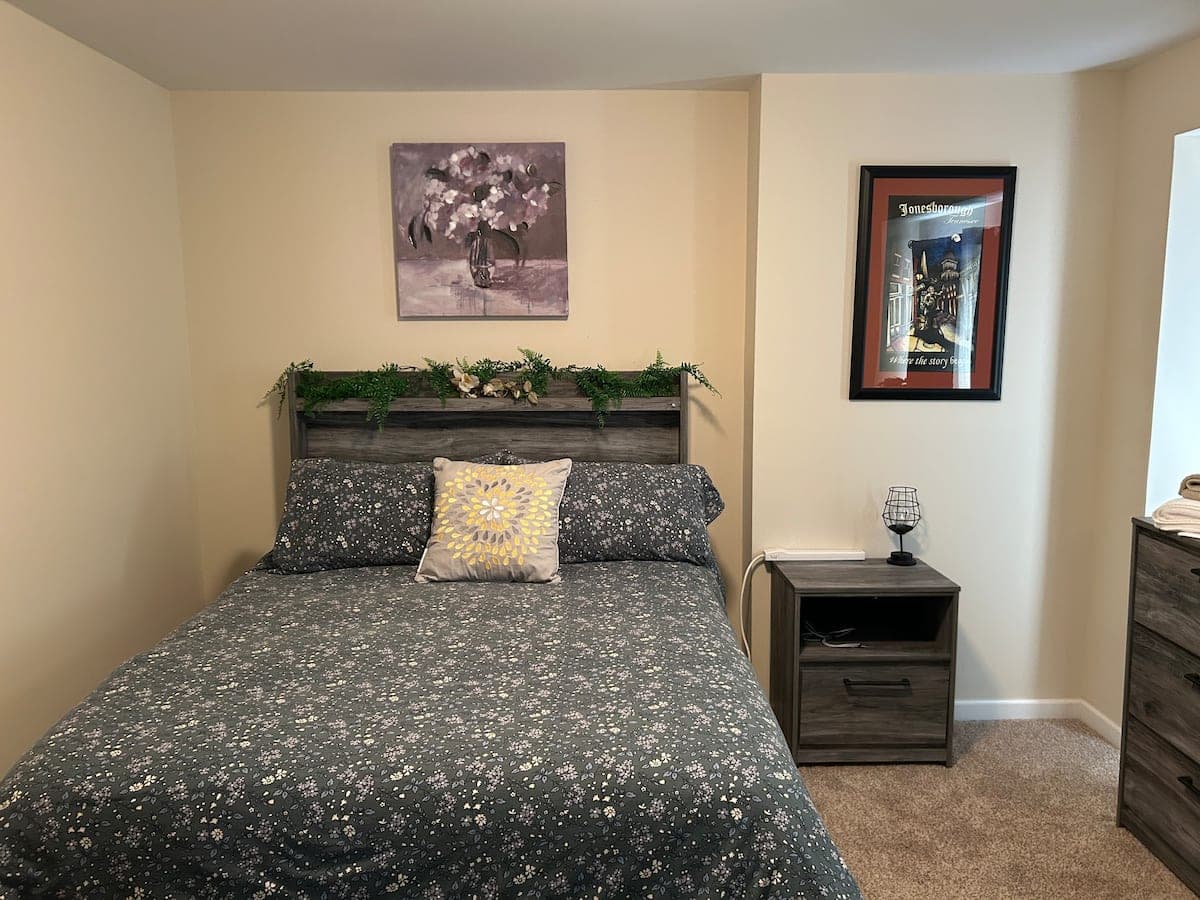 Bedroom 2, Jonesborough II