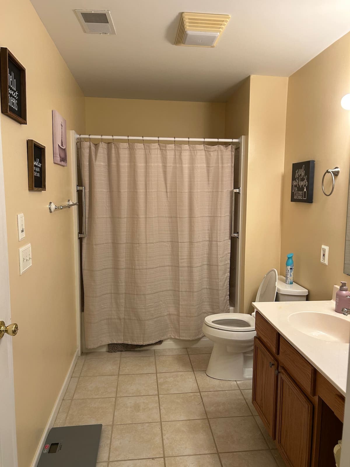 Full bathroom, Jonesborough II